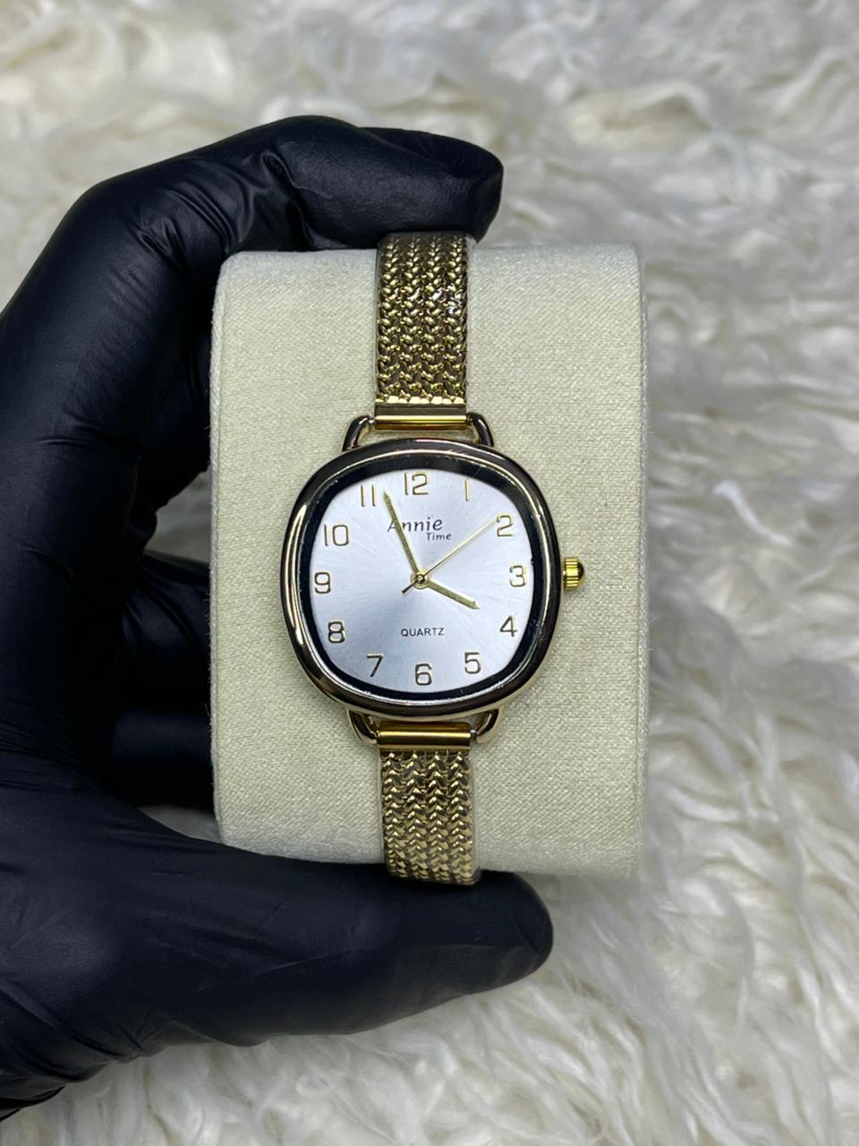 Annie Time Golden Chain White Dial